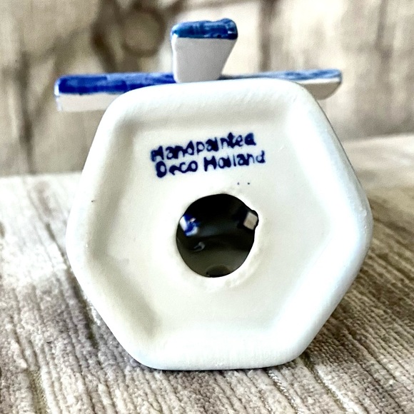 Blue and White Porcelain Holland Windmill with turning vanes, Handmade - Picture 6 of 6